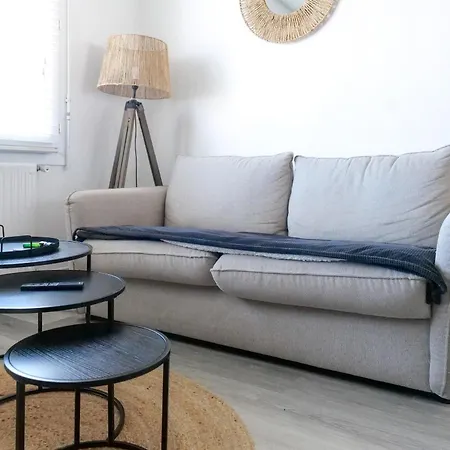 Maison A Etage Avec Cour Et Garage - 4 Personnes Vakantiehuis
