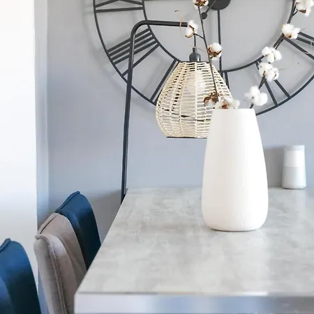 Maison A Etage Avec Cour Et Garage D Olonne 4 Personnes *